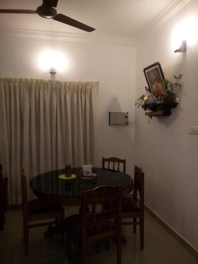 Nathans Holiday Home Kochi Esterno foto