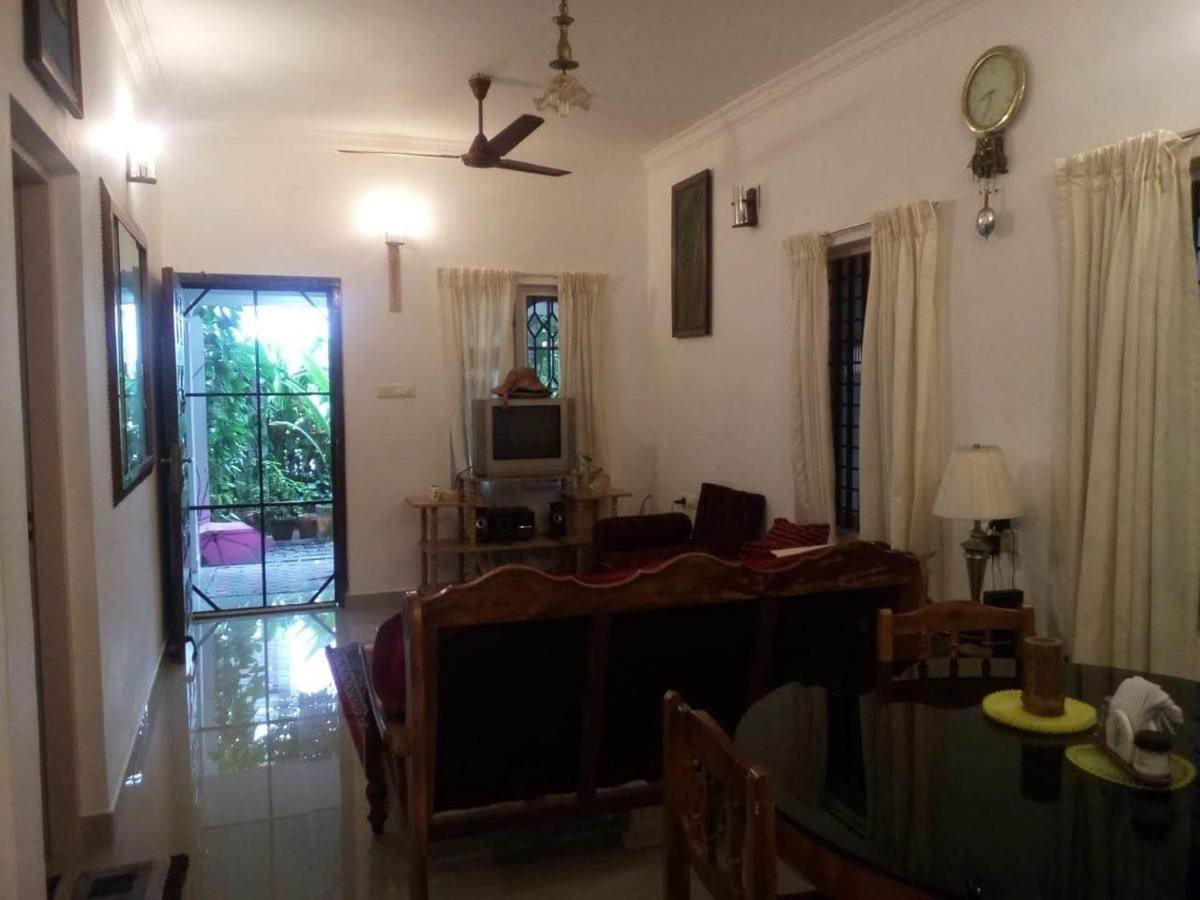 Nathans Holiday Home Kochi Esterno foto
